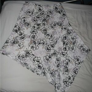 Whitehouse Black Market Women’s Skirt